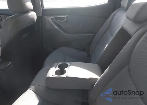 2011 Hyundai Elantra Gls (Ulsan Plant) z USA, uszkodzony, nr VIN KMHDH4AE3BU103657